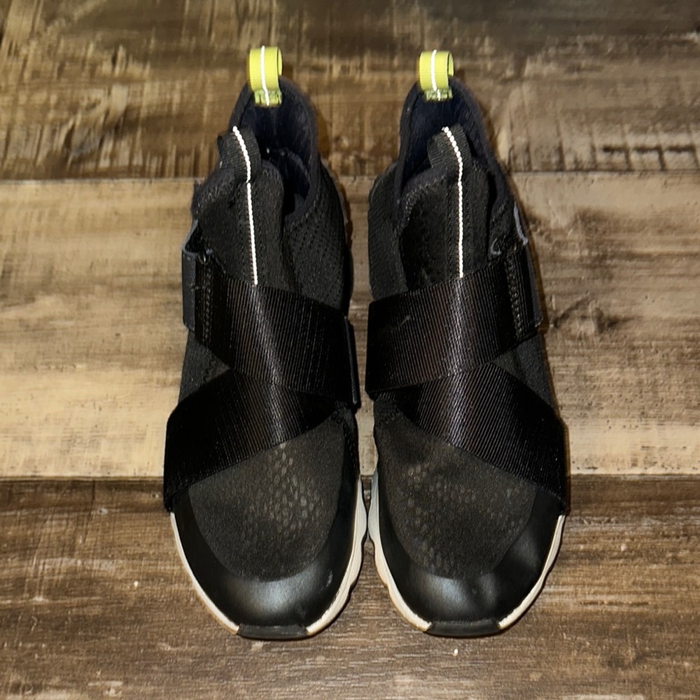 Sorel Kinetic Active Strap Neon Black and Yellow Sneakers